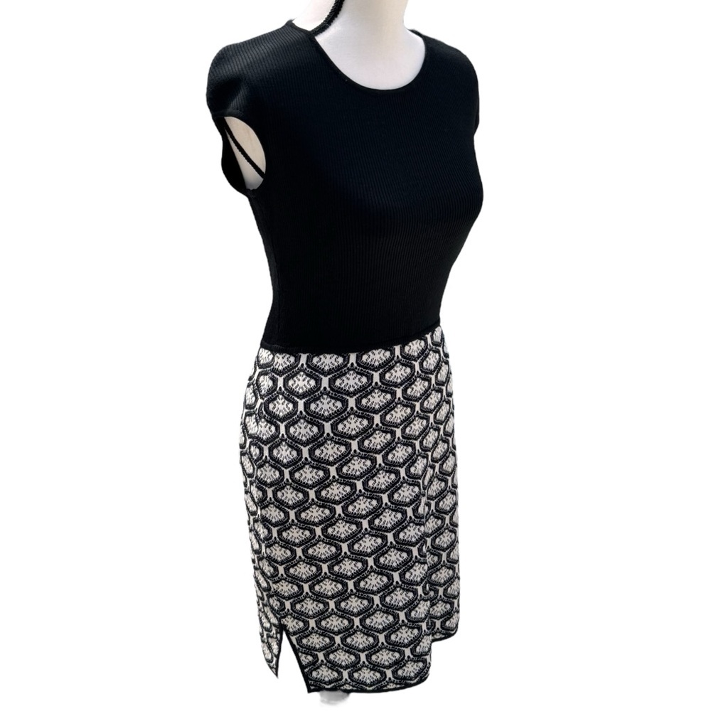 St John Black and White Sheath Dress Size 2 - Picture 10 of 13